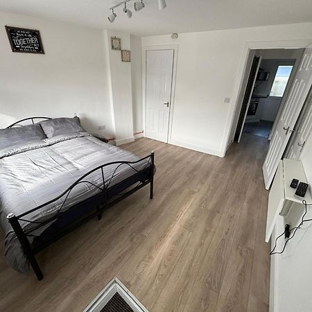 Modern & Cozy Gem - 10Min To City Center - Parking 约克 外观 照片