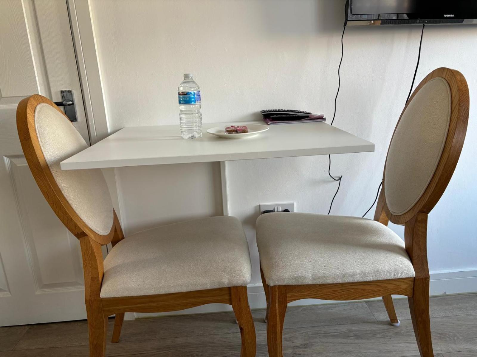 Modern & Cozy Gem - 10Min To City Center - Parking 约克 外观 照片
