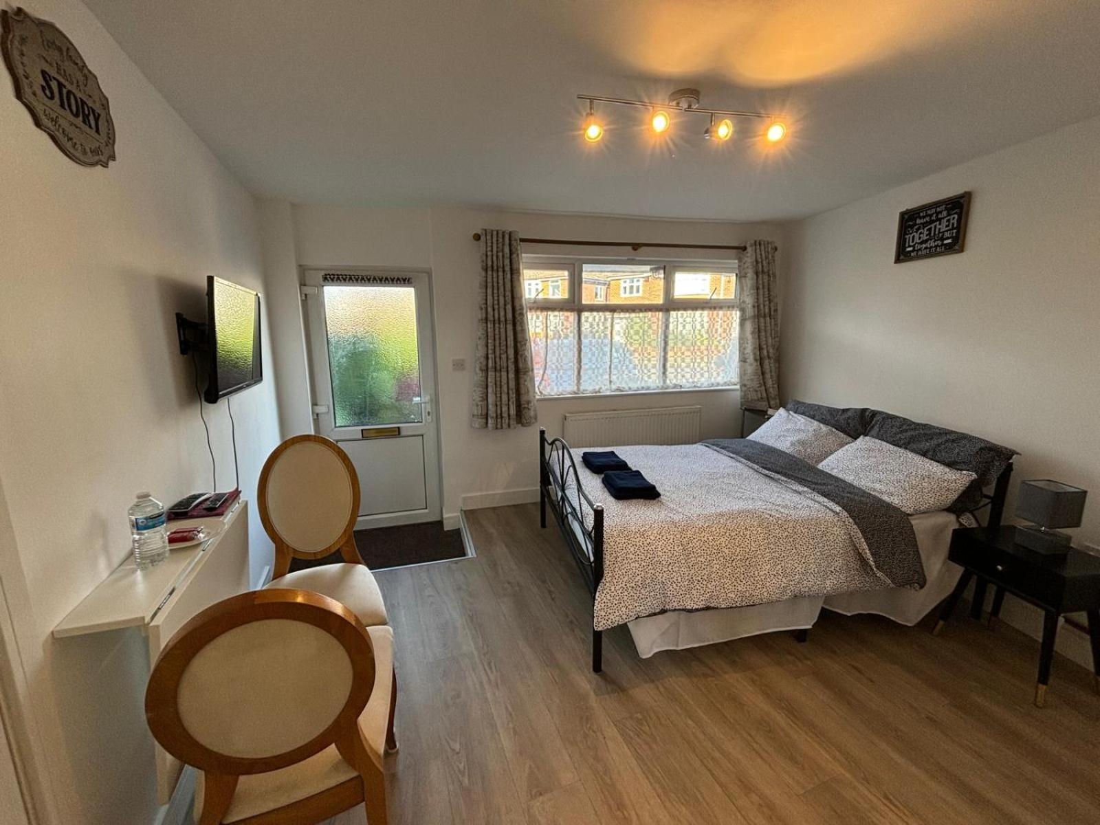 Modern & Cozy Gem - 10Min To City Center - Parking 约克 外观 照片