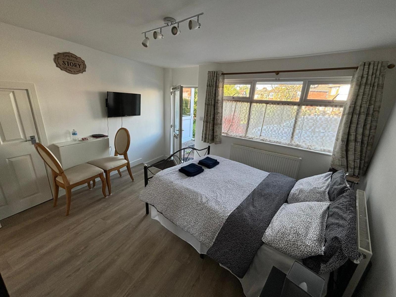 Modern & Cozy Gem - 10Min To City Center - Parking 约克 外观 照片